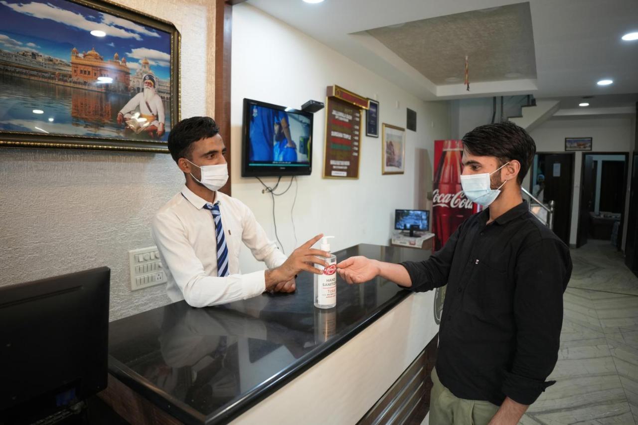 Hotel Holiday Comfort Amritsar Dış mekan fotoğraf