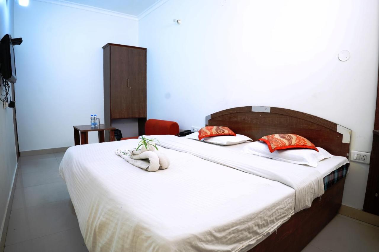 Hotel Holiday Comfort Amritsar Dış mekan fotoğraf