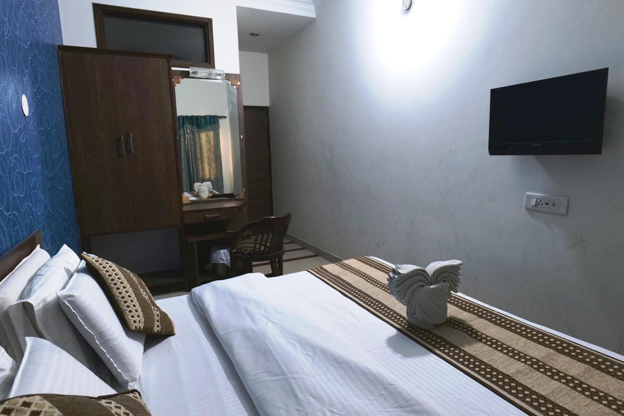 Hotel Holiday Comfort Amritsar Dış mekan fotoğraf