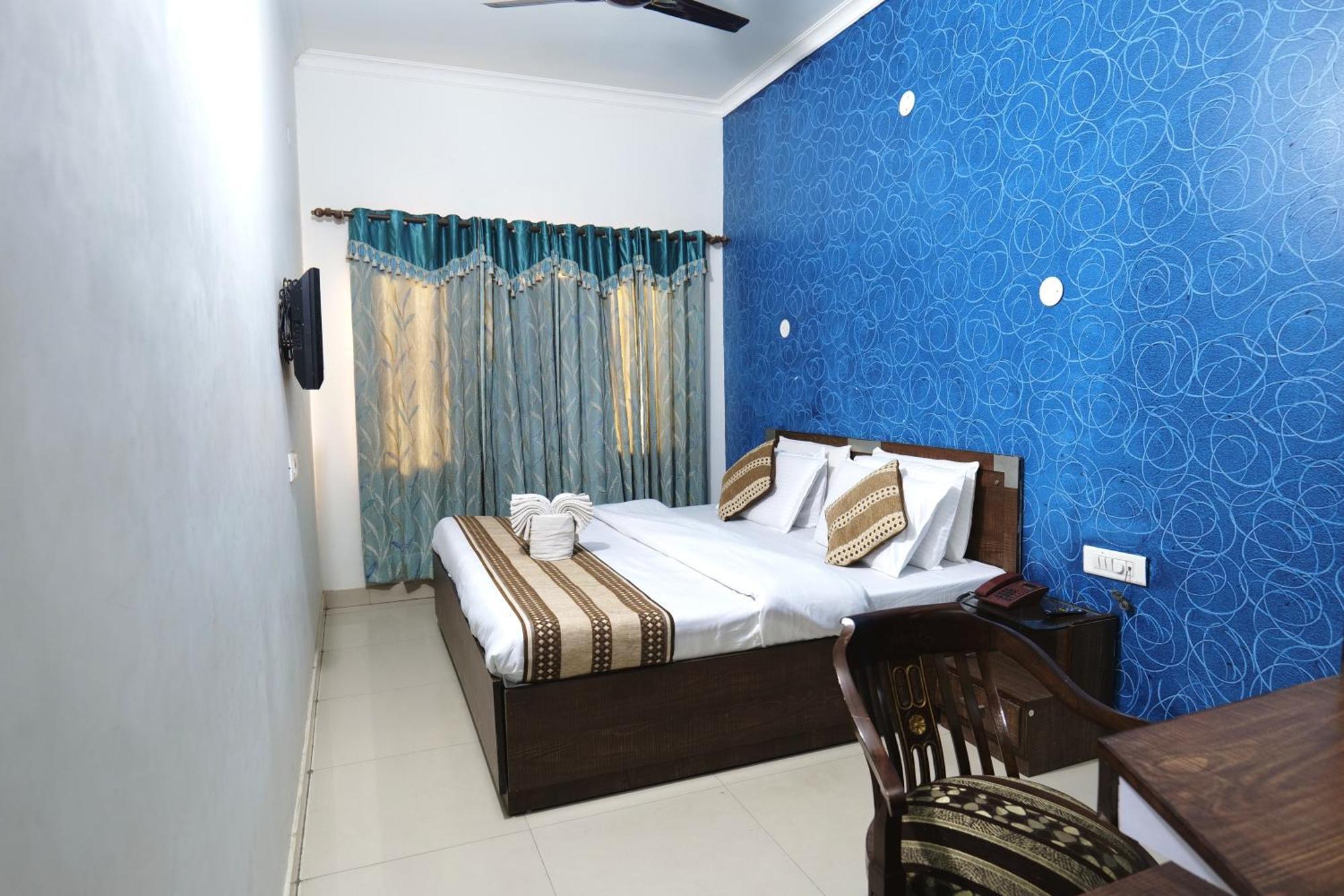 Hotel Holiday Comfort Amritsar Dış mekan fotoğraf