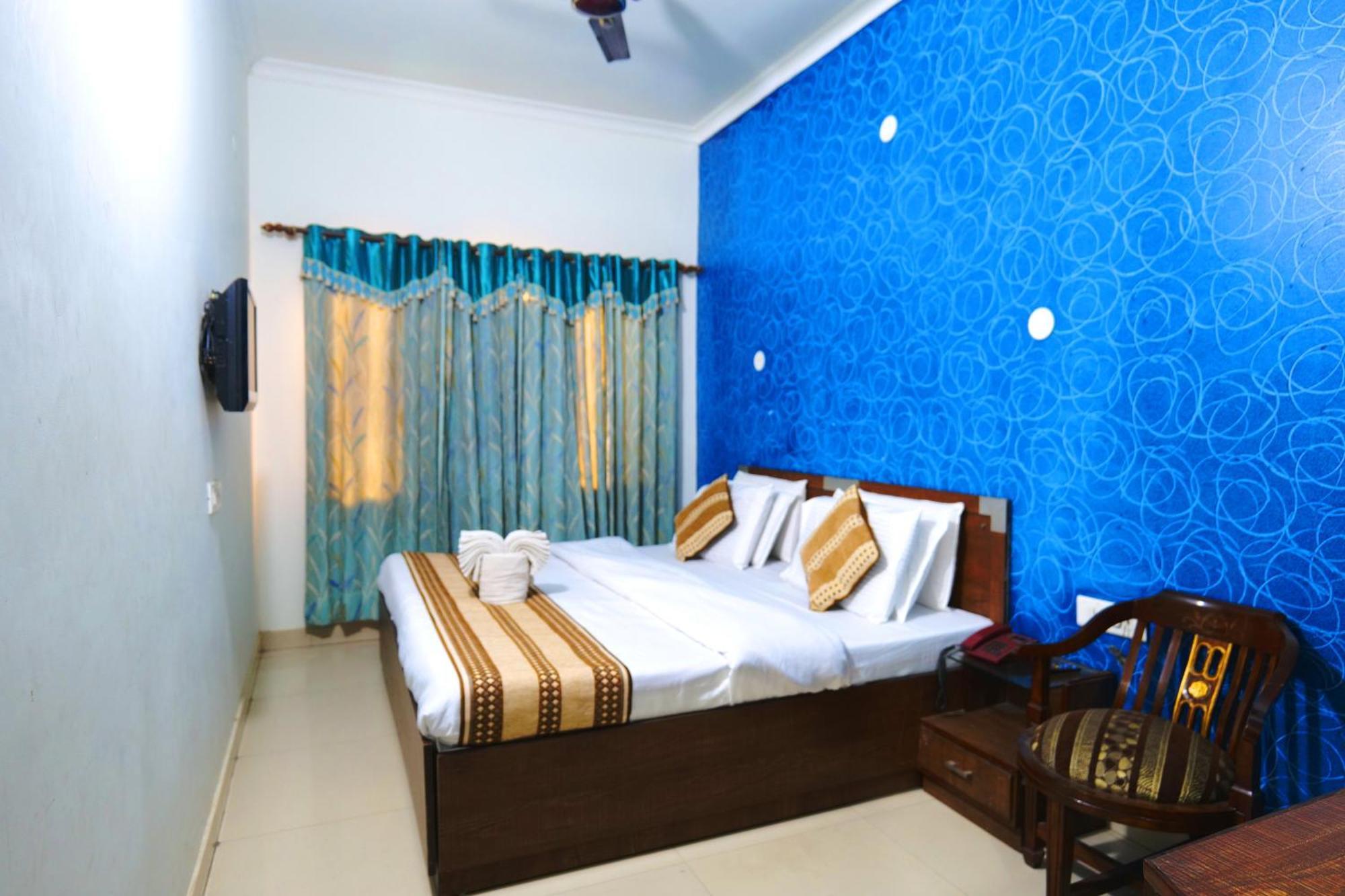 Hotel Holiday Comfort Amritsar Dış mekan fotoğraf