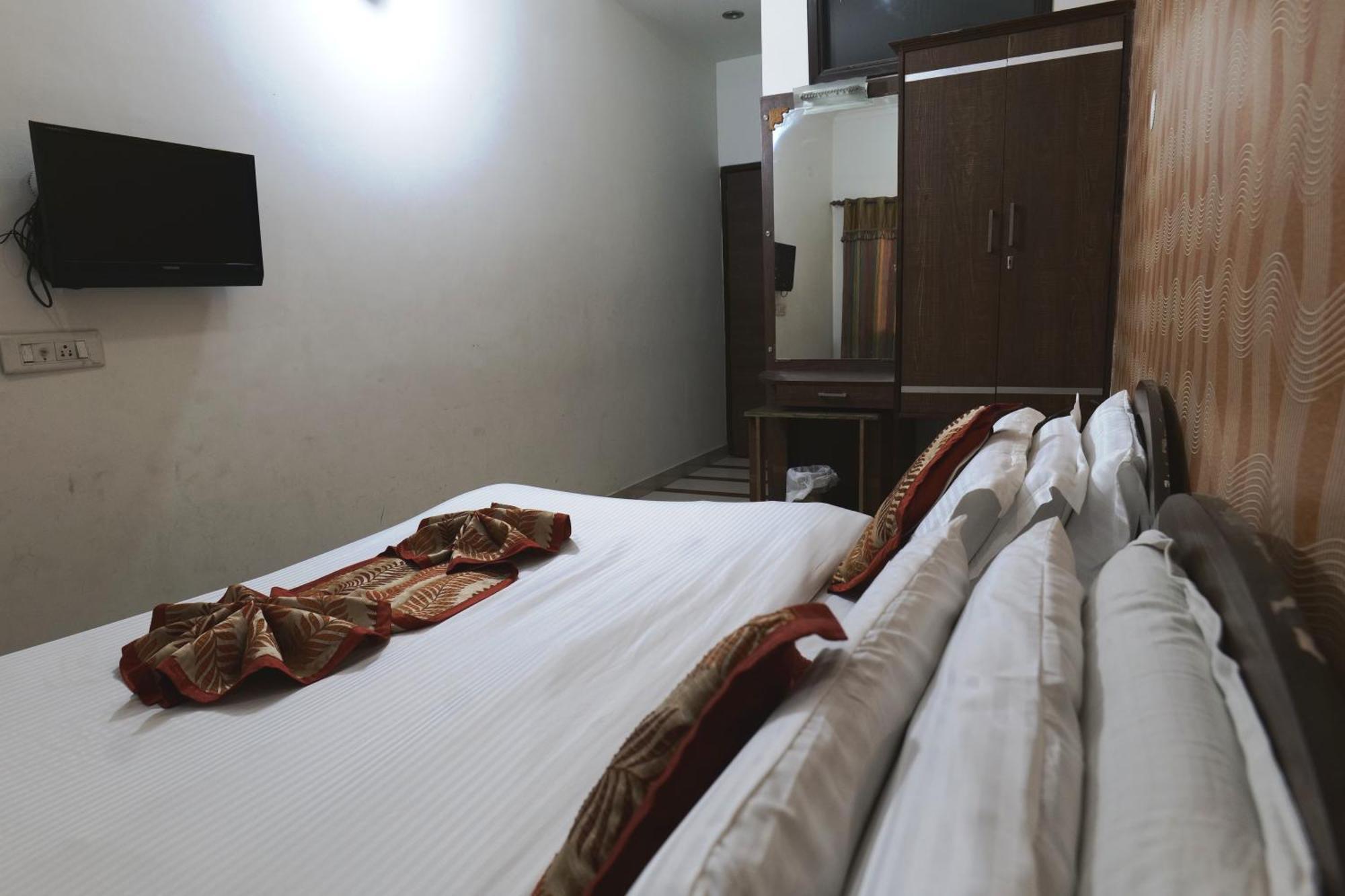 Hotel Holiday Comfort Amritsar Dış mekan fotoğraf