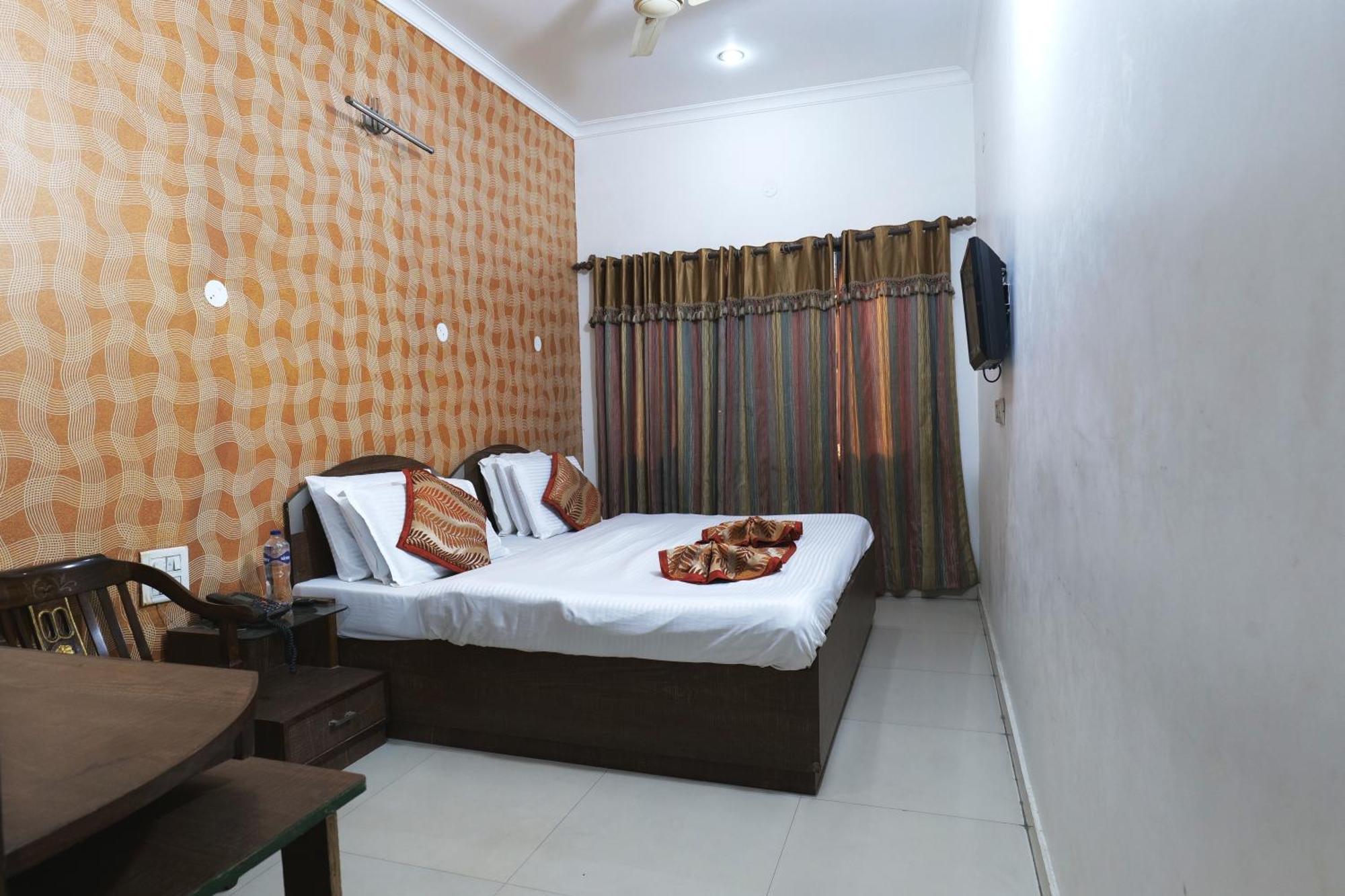 Hotel Holiday Comfort Amritsar Dış mekan fotoğraf