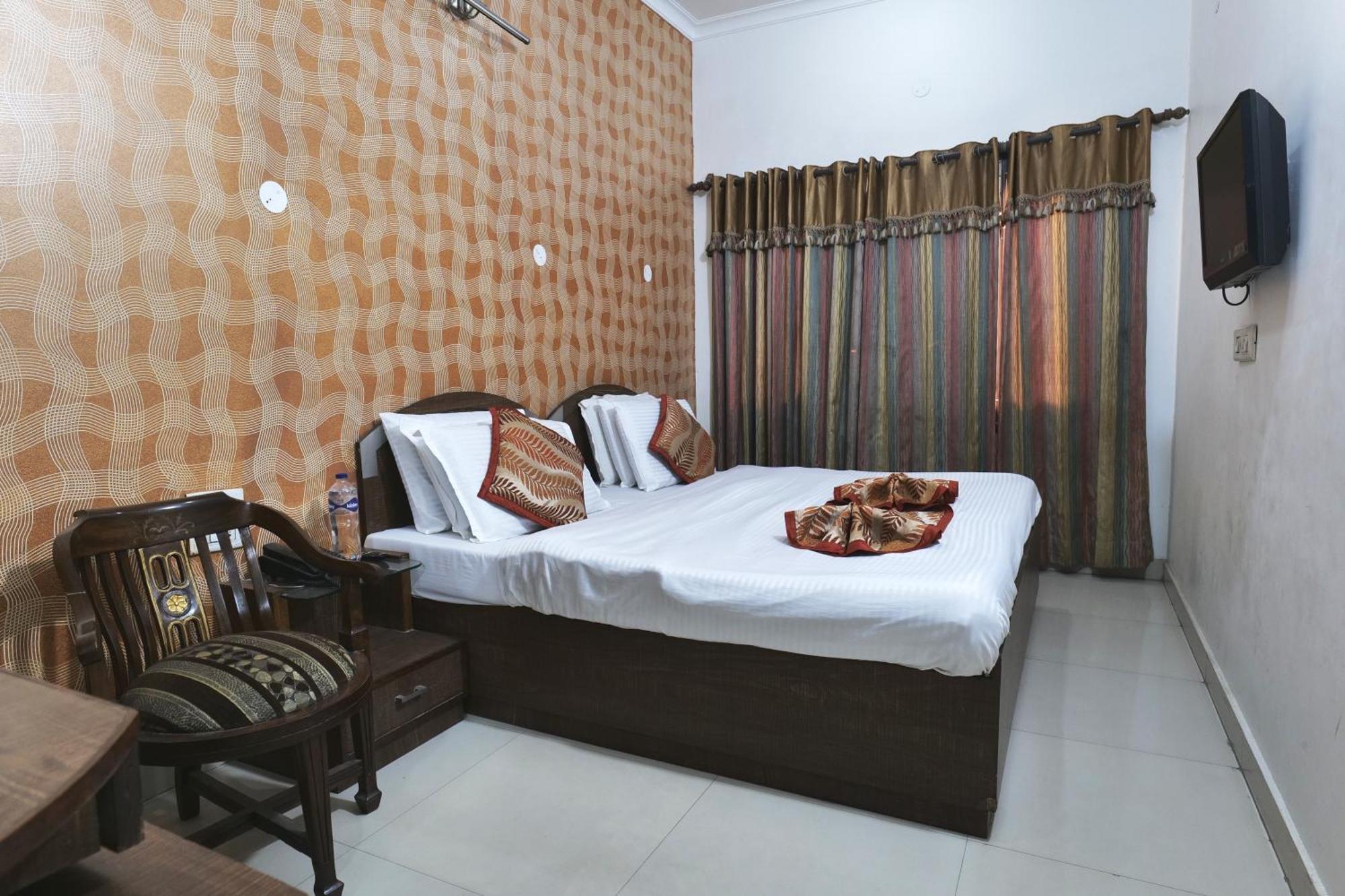 Hotel Holiday Comfort Amritsar Dış mekan fotoğraf