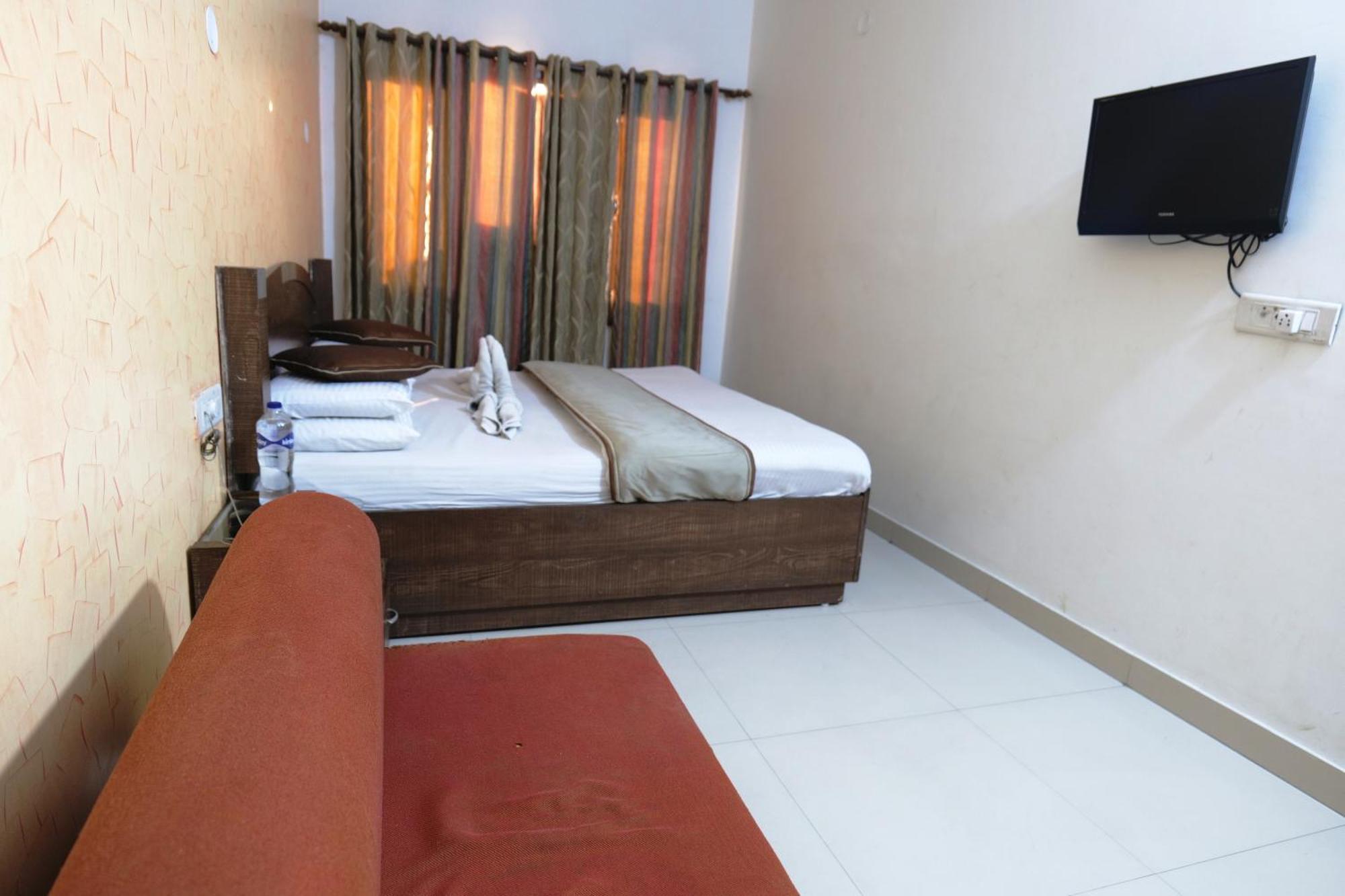 Hotel Holiday Comfort Amritsar Dış mekan fotoğraf