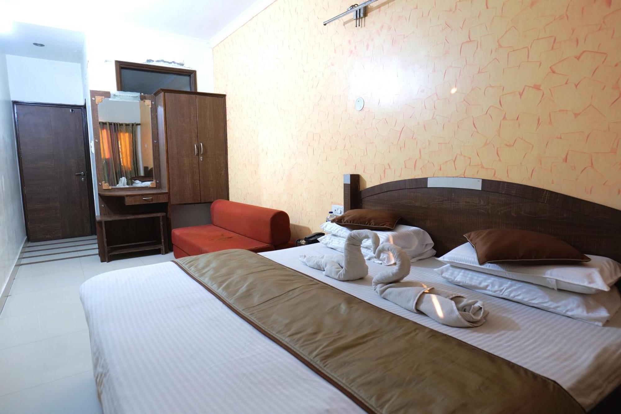 Hotel Holiday Comfort Amritsar Dış mekan fotoğraf