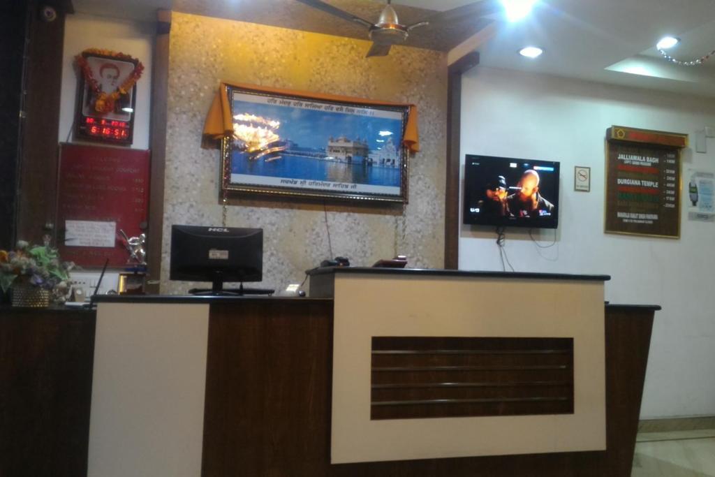 Hotel Holiday Comfort Amritsar Dış mekan fotoğraf