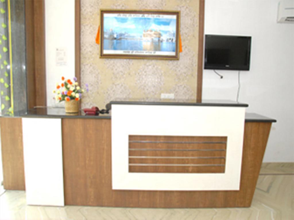 Hotel Holiday Comfort Amritsar Dış mekan fotoğraf
