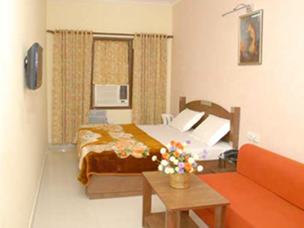 Hotel Holiday Comfort Amritsar Dış mekan fotoğraf